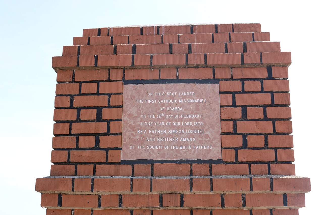 Amansi and Mapeera monument